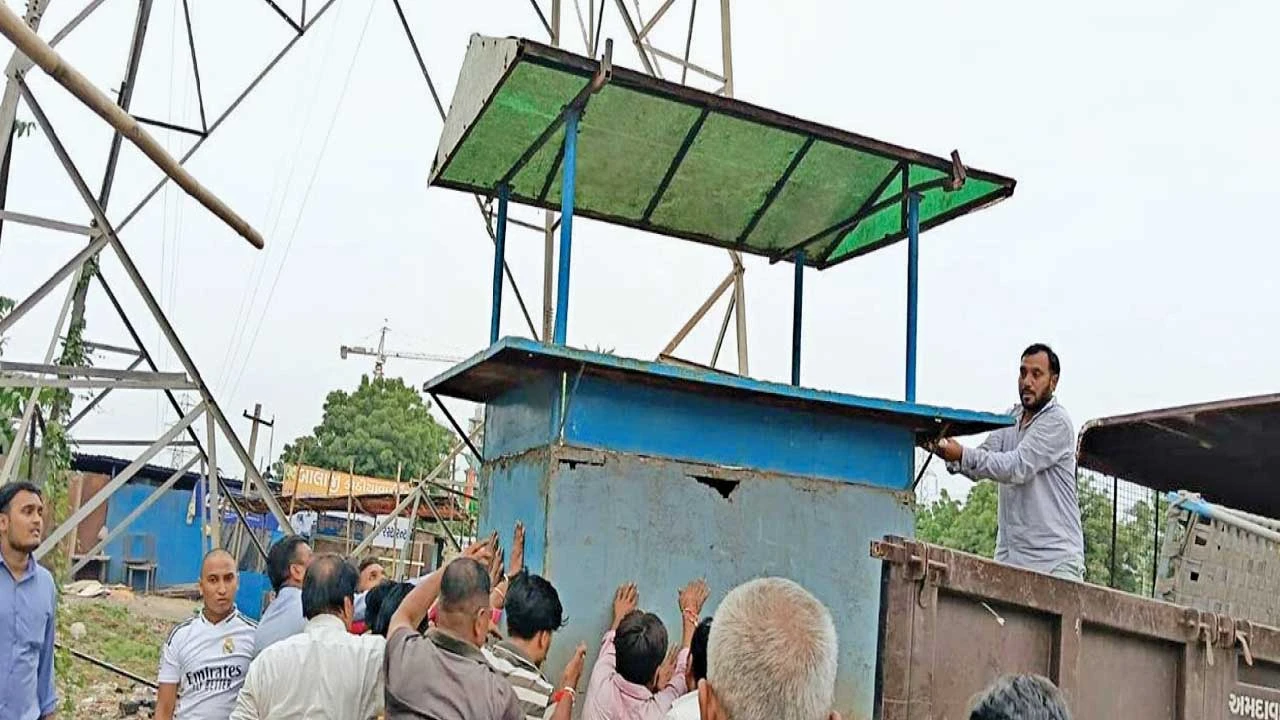 અમદાવાદના નરોડામાં 183 દબાણો દૂર કરાયા