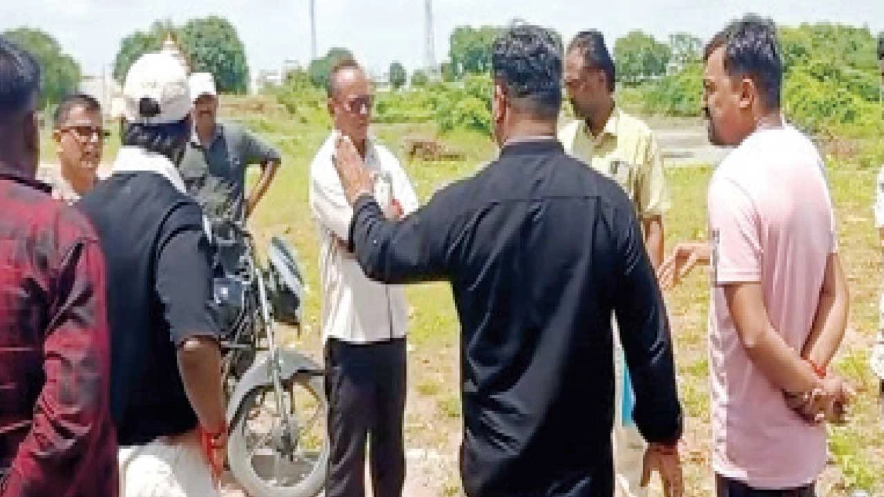 સાધલીમાં તળાવની પાળ અને દબાણના પંચક્યાસનો વિરોધ
