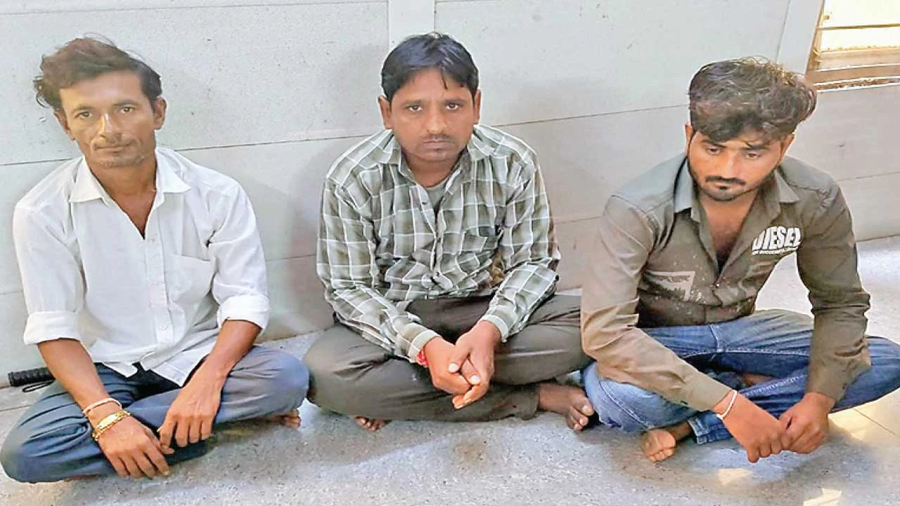 રાજકોટ રેન્જની ટીમે સુરેન્દ્રનગર જિલ્લામાં જુગાર પર વિવિધ સ્થળોએ દરોડા પાડ્યા