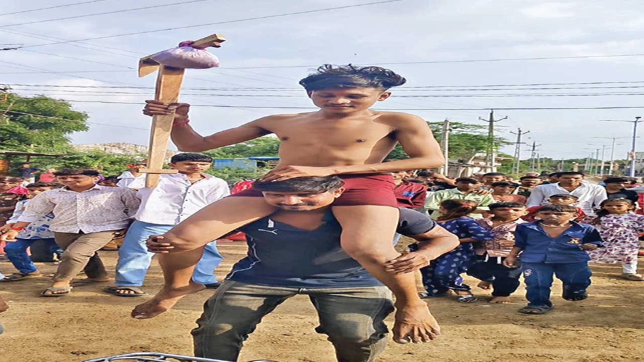 વિરમગામના ભોજવામાં 200 વર્ષ જૂની પારંપારિક દોડ સ્પર્ધા રક્ષાબંધન પર્વે યોજાઈ