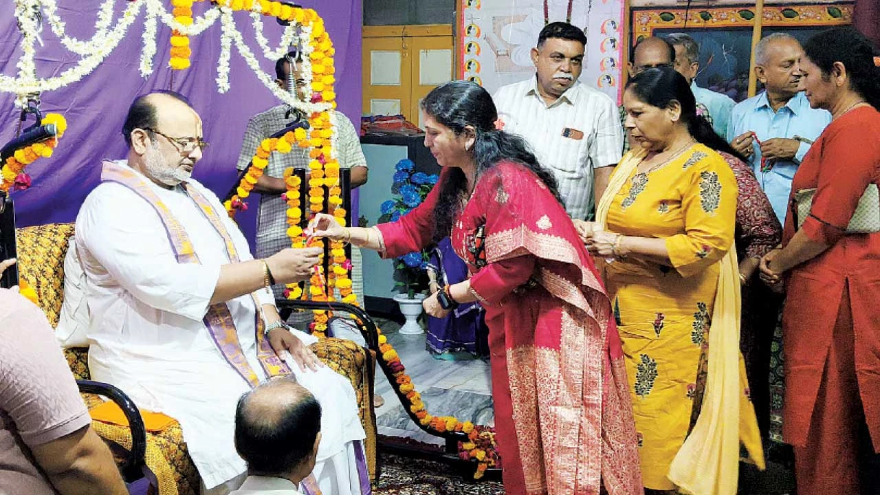 Bodeli: હિંડોળા મહોત્સવ, પવિત્રા અંગીકાર, વચનામૃતનો ત્રિવેણી સંગમ