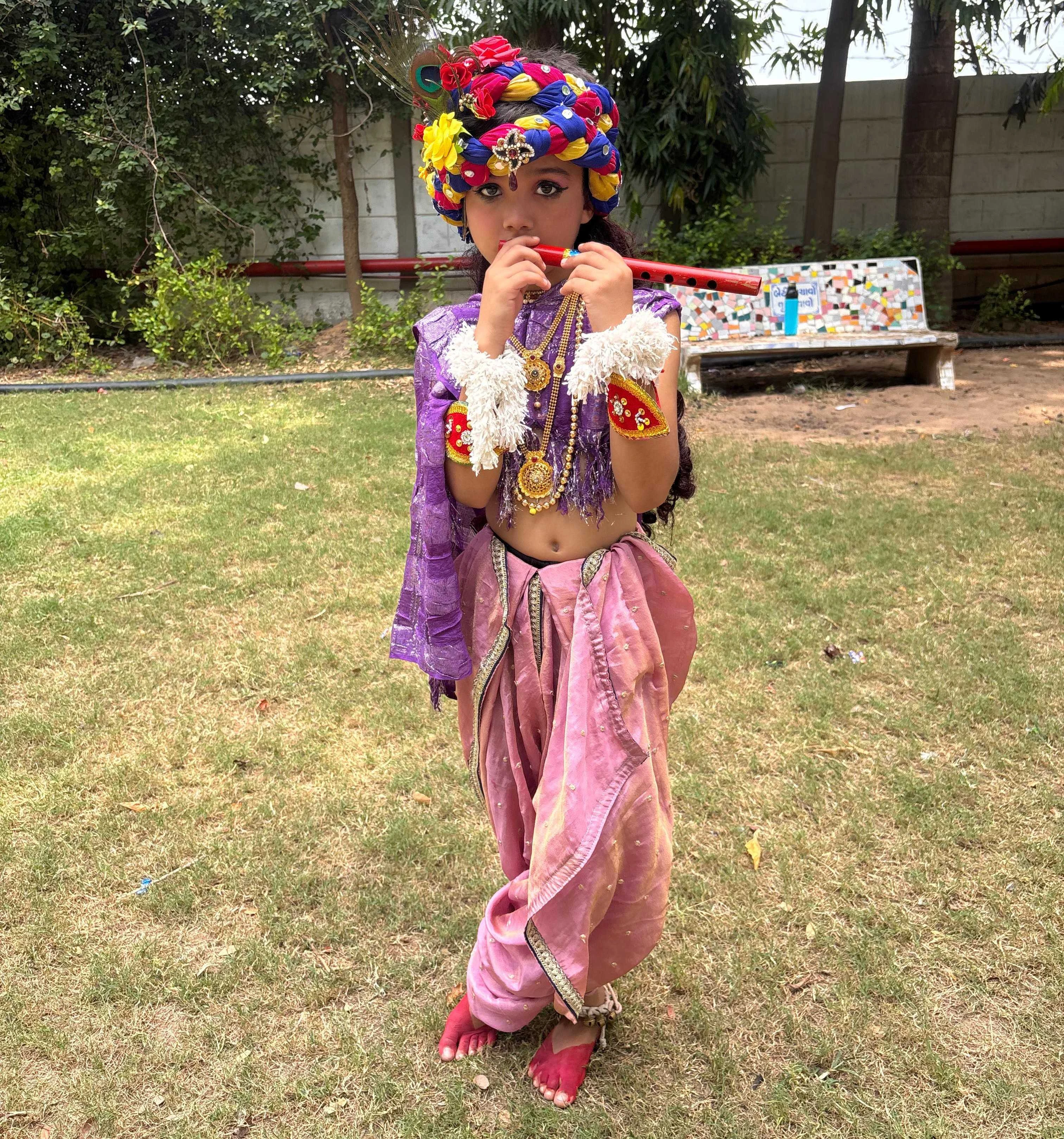 અનંત મૂકેશ અંબવાની મહેમદાવાદ, ખેડા