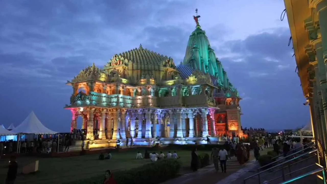 A feast of devotion at Somnath Dham on Janmashtami