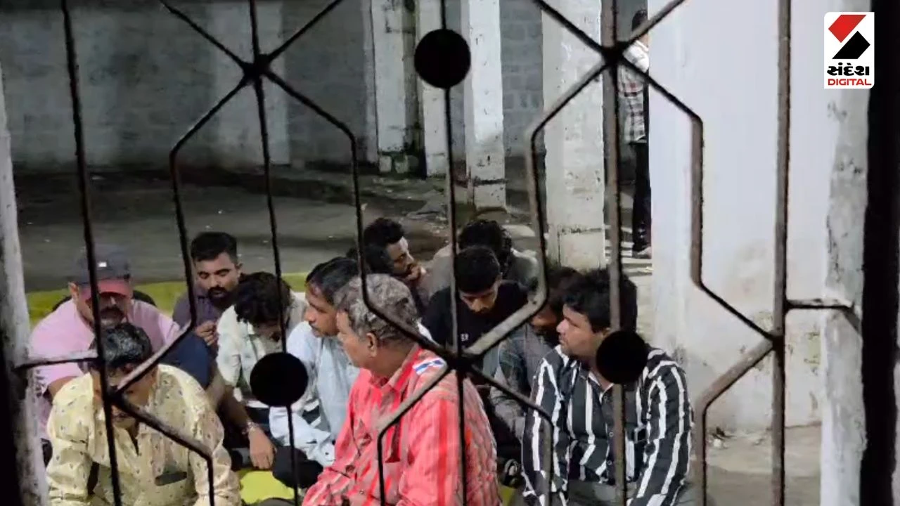 Junagadh News: Chorwad SMC Raid: Massive Gambling Den Busted, 42 Arrested