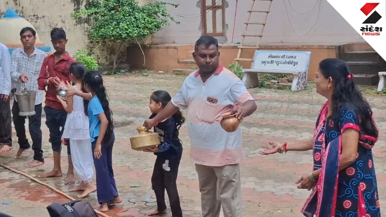 Chhota Udepur Devotees Submerge Shivling in Prayer for Rain