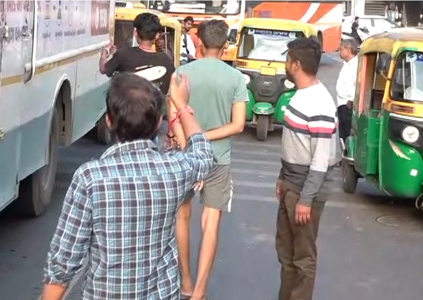 રિક્ષા ચાલકોની હડતાળ