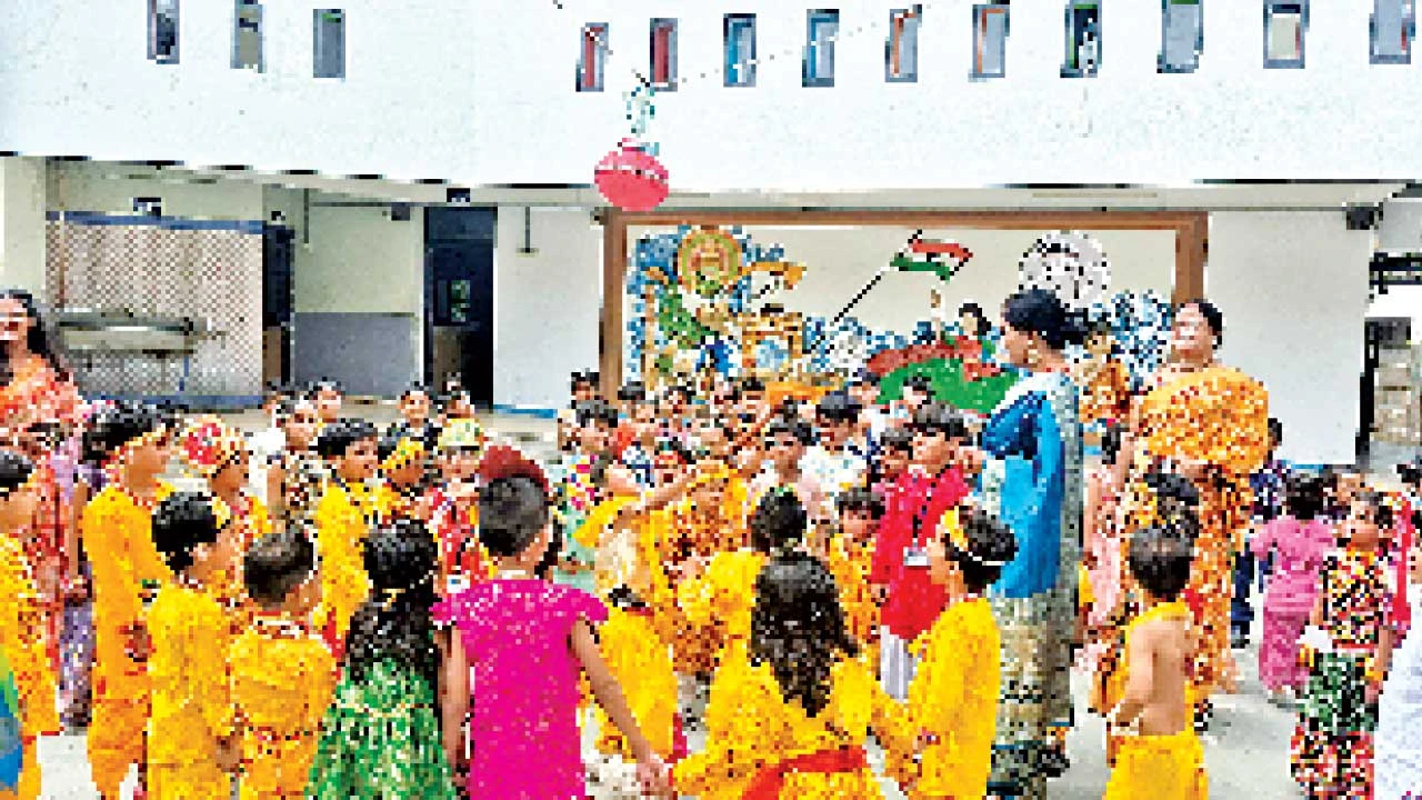 Godhra: અમન ડે સ્કૂલમાં જન્માષ્ટમી અને શિક્ષક દિન