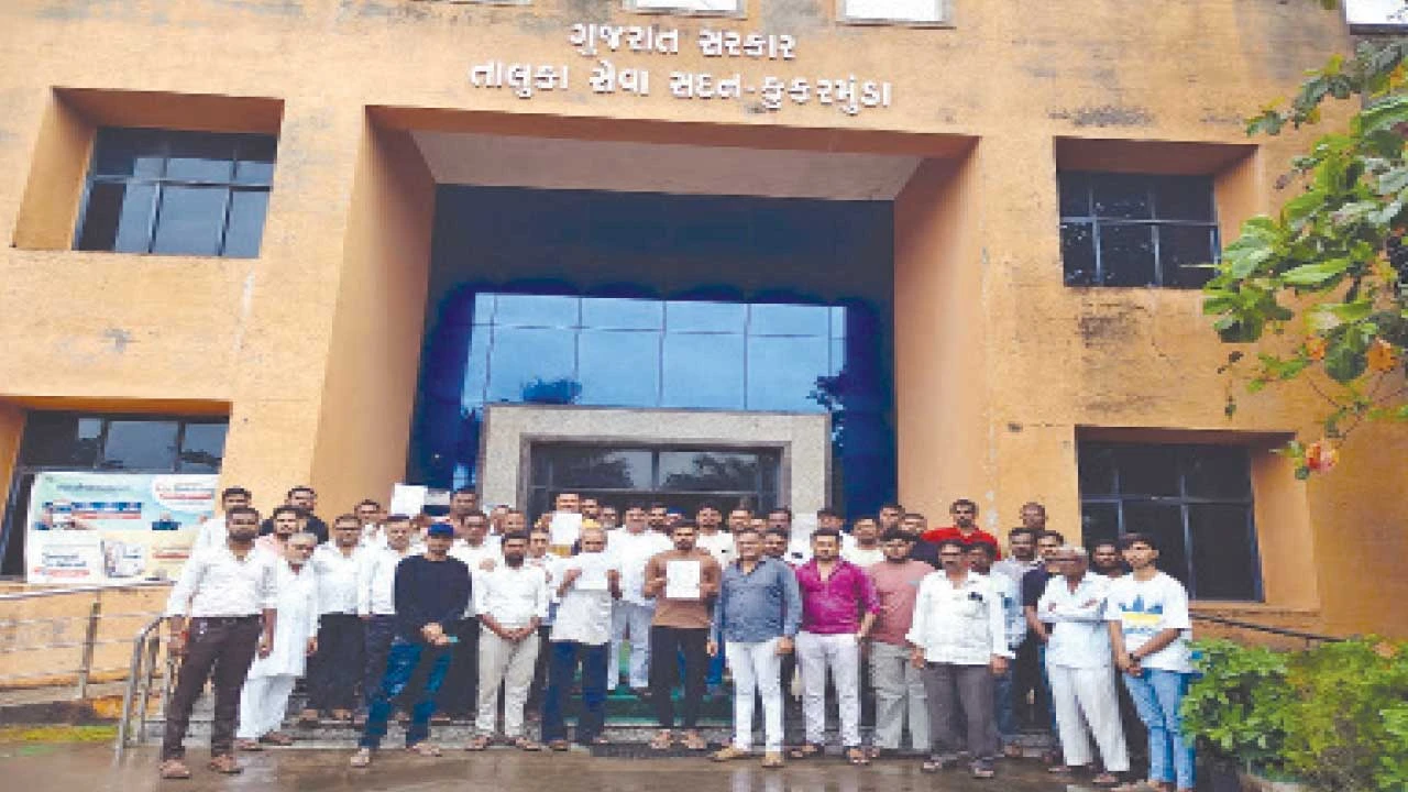 વ્યારાના કુકરમુંડામાં વેપારીઓને દુકાન ખાલી કરવા નોટિસ