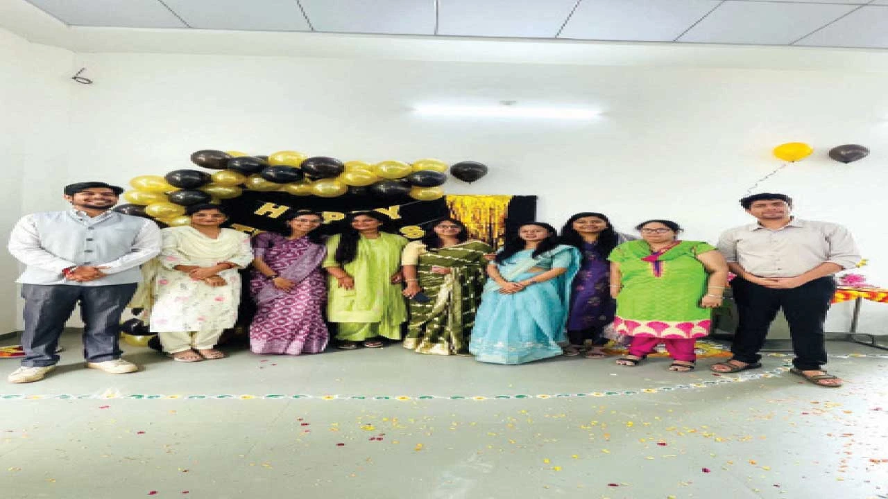 વાપી આર. કે. દેસાઈ ગ્રૂપ ઓફ કોલેજીસમાં ભવ્ય શિક્ષક દિવસની ઉજવણી