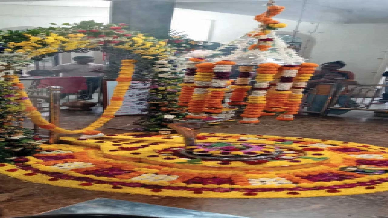 ગણદેવી પંથકનાં પાંચ શિવાલયોમાં શ્રાવણના છેલ્લા સોમવારે લાખો ભક્તોએ પદયાત્રા કરી