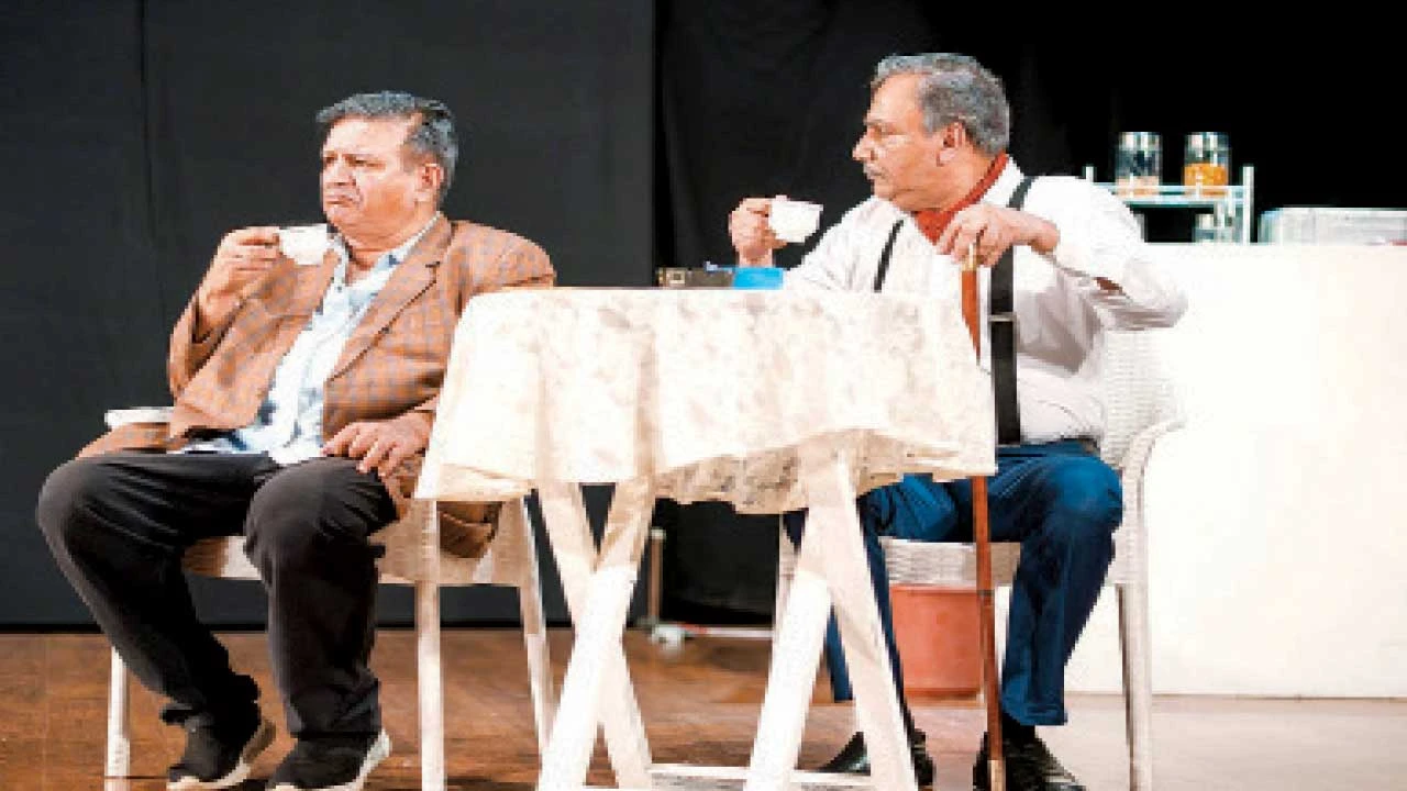 Vadodara: માનવીય સ્વભાવ અને આંતરિક વિરોધાભાસને ઉજાગર કરતાં નાટક