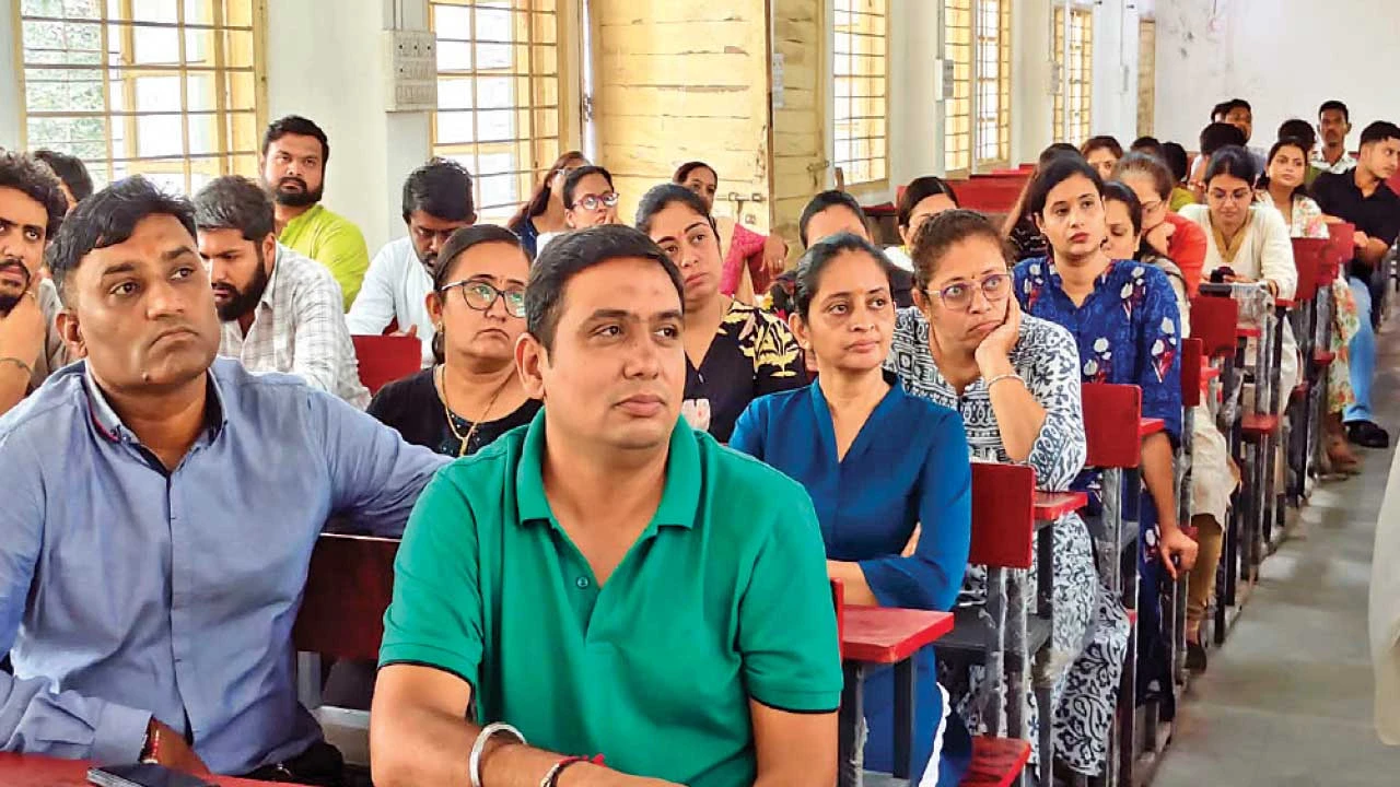 Vadodara: પ્રોજેક્ટ્સને સ્ટાર્ટ-અપ્સમાં પરિવર્તિત કરવા વિશે માહિતગાર કરાયા