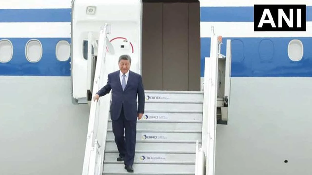xi-jinping-arrives-02