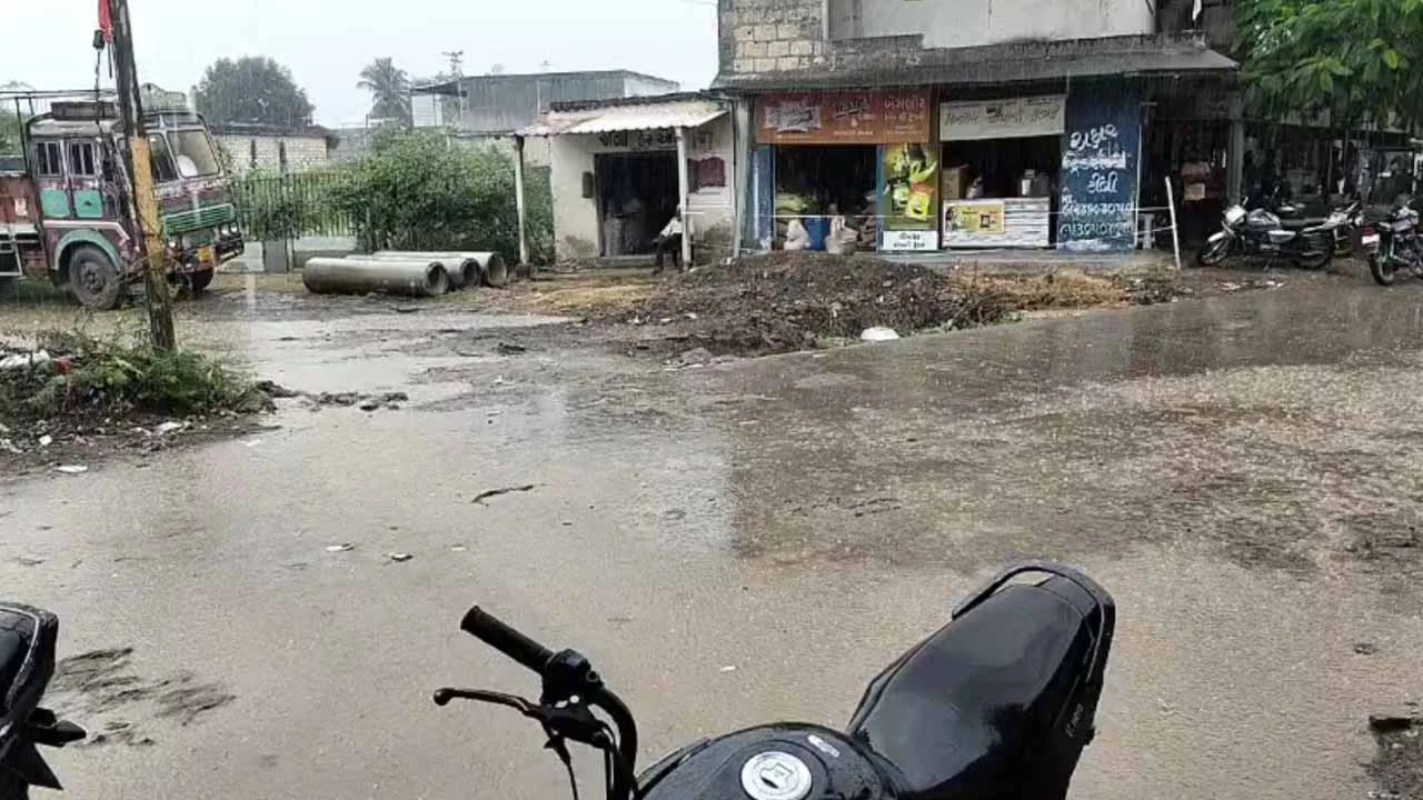 Rain in Amreli's Jafrabad after a long break