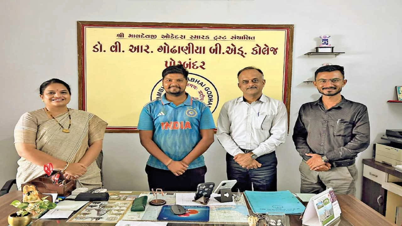 Porbandar : વિશ્વબંધુત્વના સંદેશ સાથે સાઇકલ યાત્રાએ નીકળેલા યુવાનનું પોરબંદરમાં થયું સ્વાગત