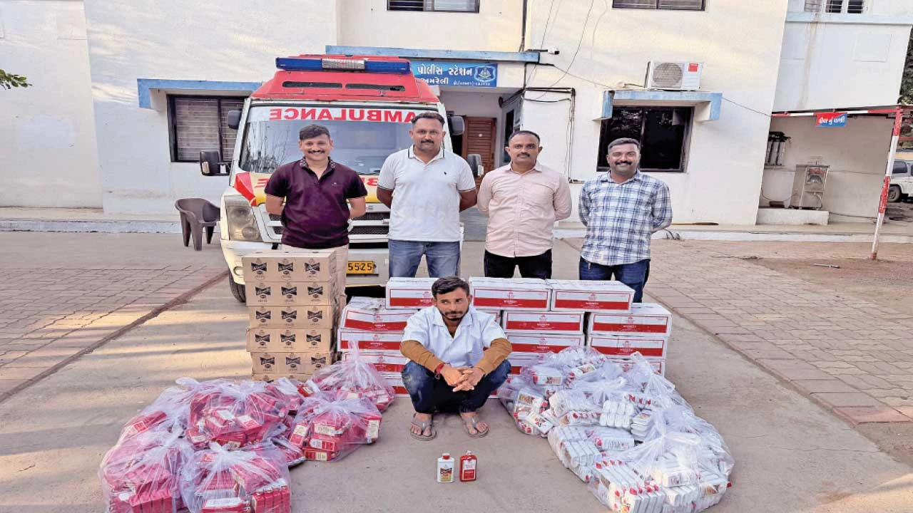 ભાવનગર-રાજકોટ હાઈવે પર એમ્બ્યુલન્સમાંથી 3.56 લાખનો દારૂ ઝડપાયો