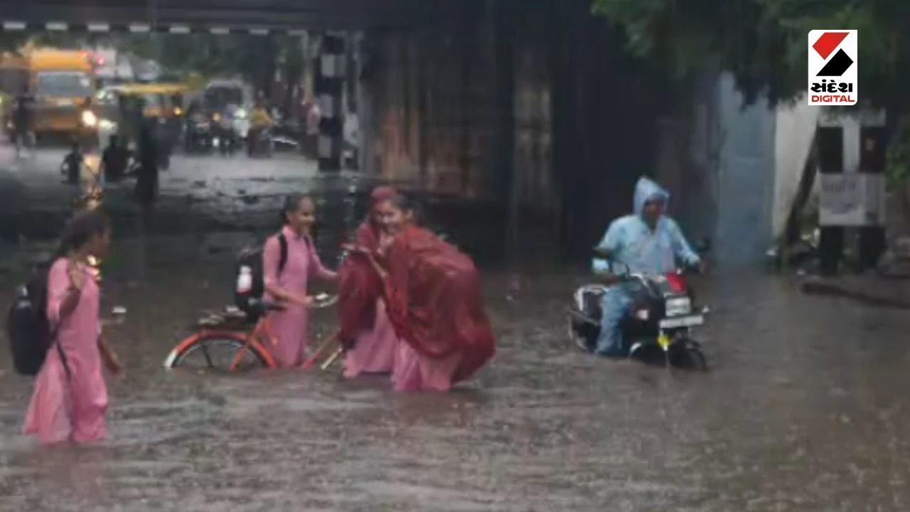Gondal Rain Update: 3.25 Inches of Rain Causes Waterlogging, School Bus Rescued with JCB