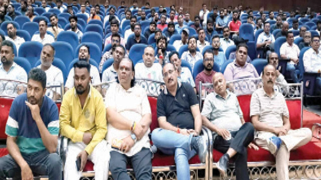 Valsad: પ્રેશર મીડનો ઉપયોગ કરનાર ડીજે સંચાલકનું વાહન જપ્ત કરવા ચીમકી
