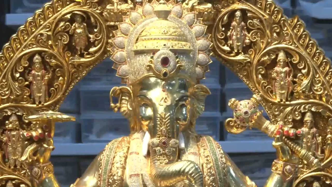 golden-ganpati