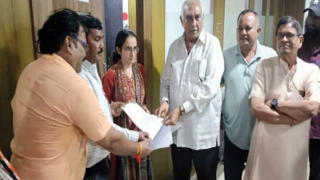 Valsad : સોલિડ વેસ્ટ પ્રોસેસ પ્લાન્ટ માટે ઓવાડામાં જમીન ફાળવણીનો હુકમ રદ કરવા માંગણી