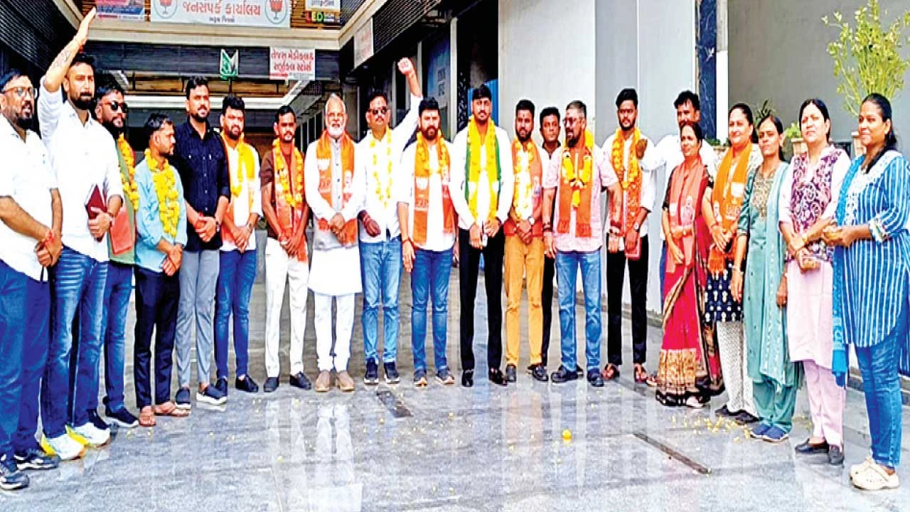 Bharuch: યુવા બાઈક યાત્રિકોનું જિલ્લા ભાજપ કાર્યાલયથી પ્રસ્થાન