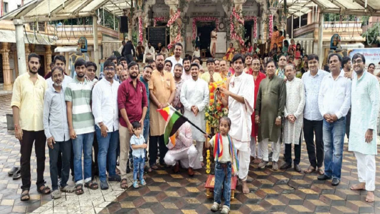 ભીલાડમાં પર્યુષણ પર્વ નિમિત્તે નીકળી તપસ્વીઓની ભવ્ય શોભાયાત્રા