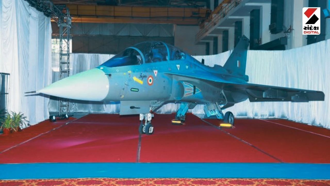 HAL to Hand Over LCA Tejas and HTT-40 Trainers to IAF in Bengaluru