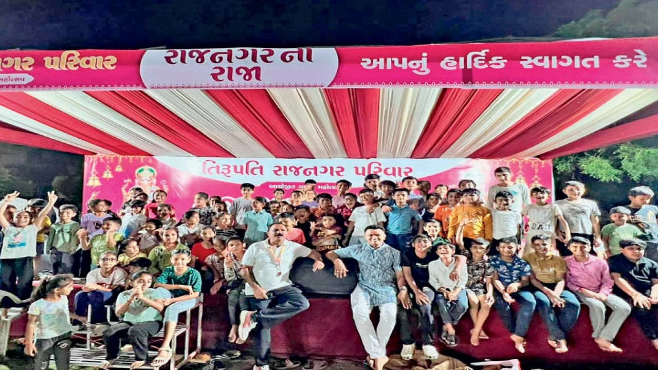 પાલનપુરમાં ગણપતિ મહોત્સવમાં ત્રણ પેઢી એક મંચ પર