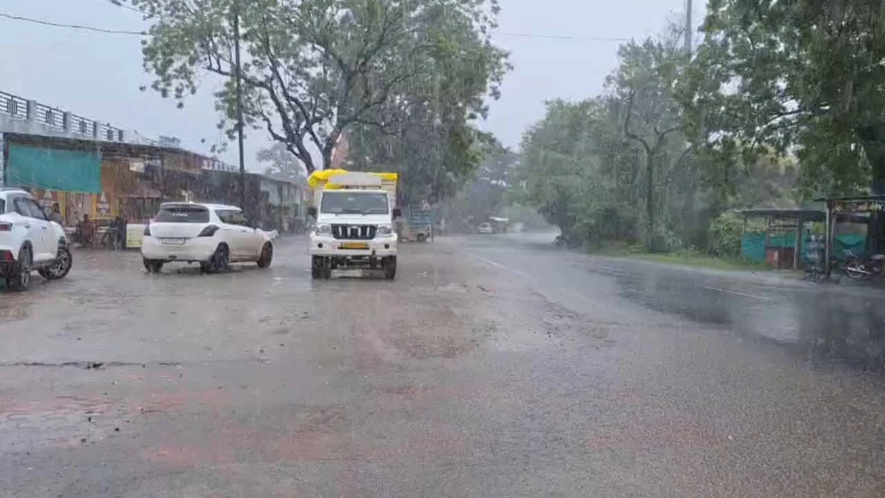 Rainy weather prevails in Panchmahal