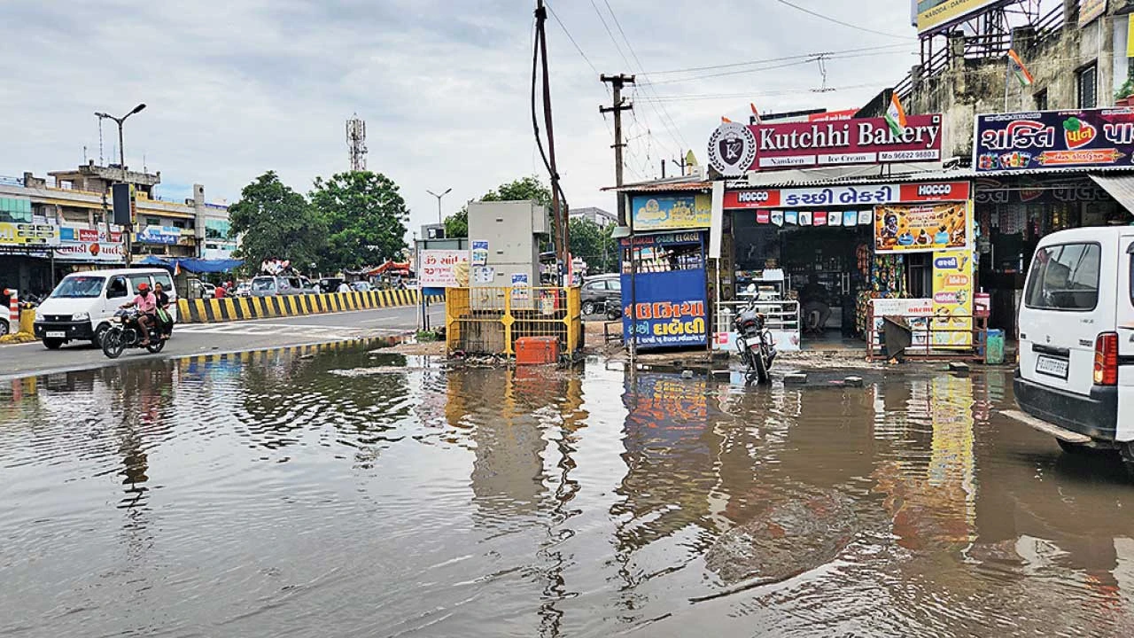 Dahegam :દહેગામમાં ભારે વરસાદથી નીચાણ વિસ્તારો બેટમાં ફેરવાયા