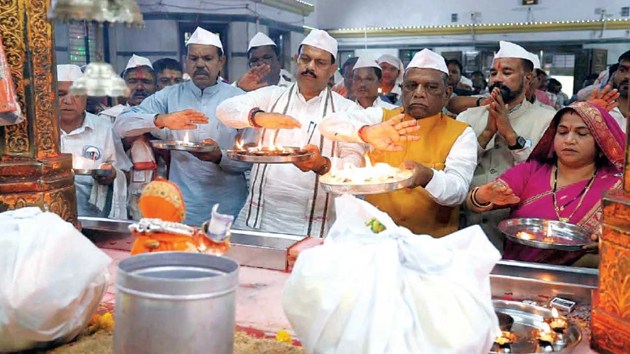Narmada: દેવમોગરા મંદિરમાં વડાપ્રધાન મોદીજીના જન્મદિનની ઉજવણી