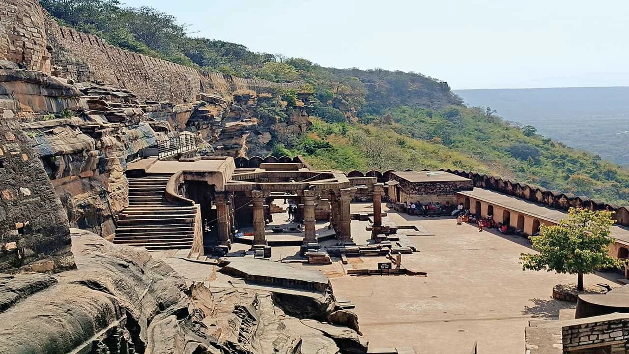 ગાંગરોન કિલ્લો: પાયા વગર દાયકાઓથી અડીખમ