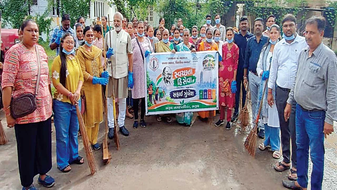 Bharuch: પાલિકાના વૉર્ડ નંબર 1 થી 11 માં સફાઈ ઝુંબેશનું આયોજન કરાયું