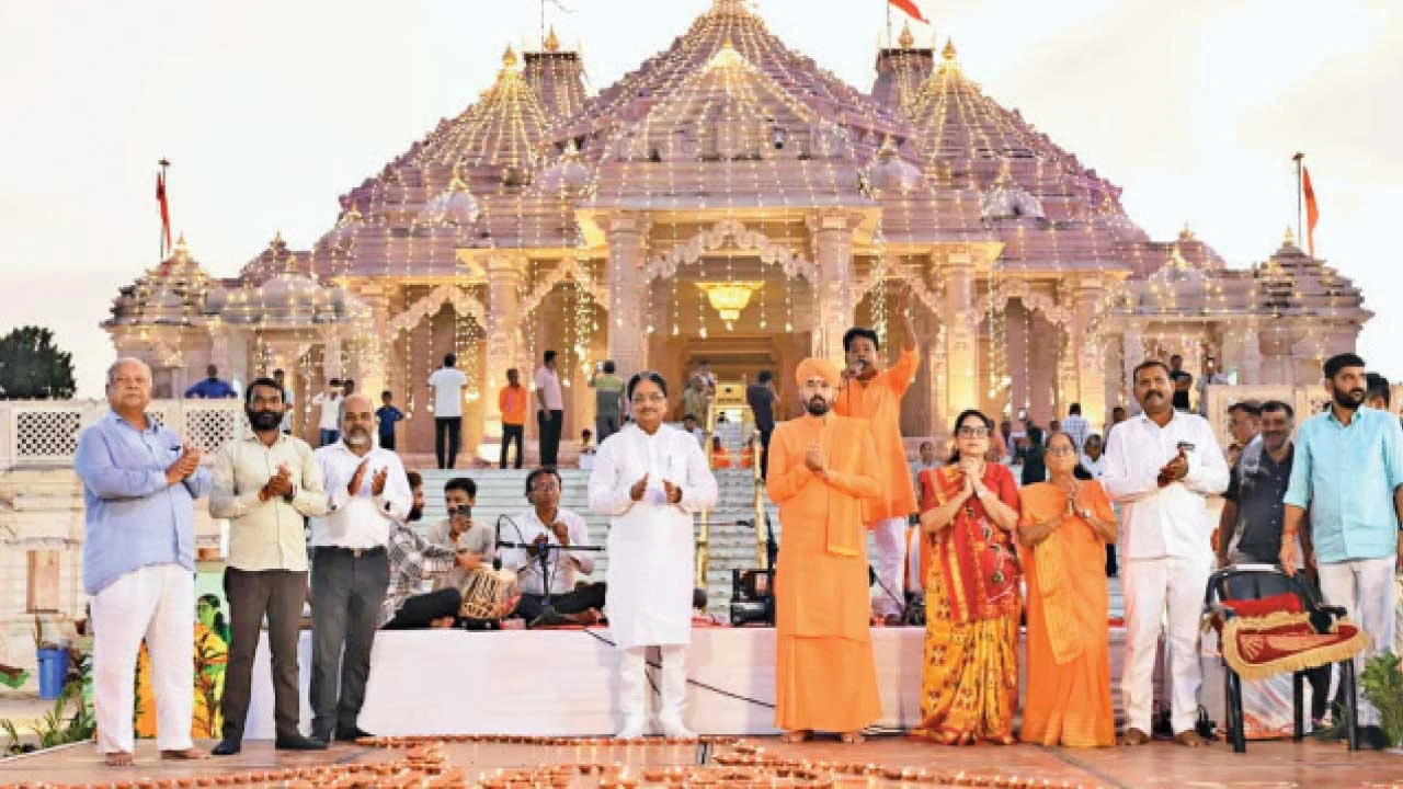 Visangar :વાળીનાથ શિવધામ મંદિર ખાતે PM મોદીના બર્થ-ડે નિમિત્તે દીપોત્સવ કાર્યક્રમ યોજાયો