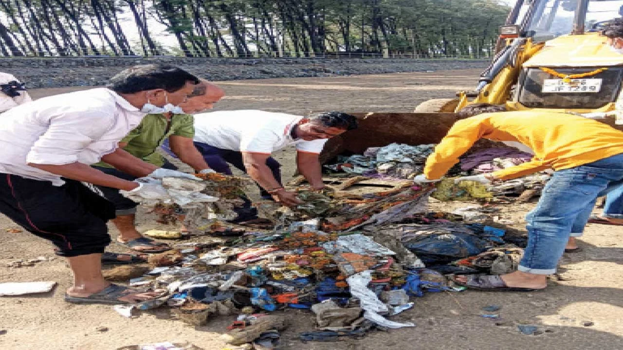 Valsad : ઉમરગામ બીચને ચોખ્ખોચણાંક કરવાના સંકલ્પ સાથે ઝુંબેશ