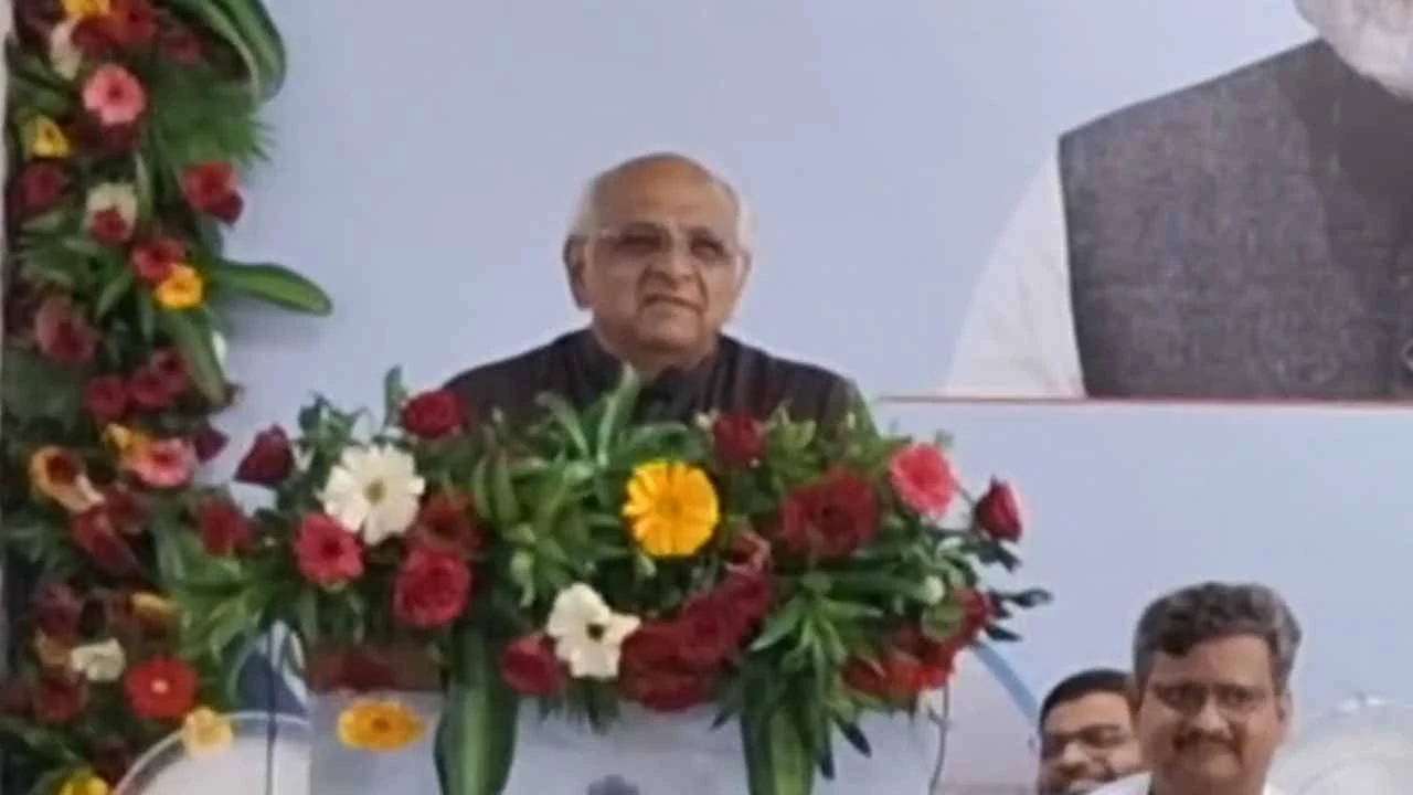 Gift of development works to Vadodara