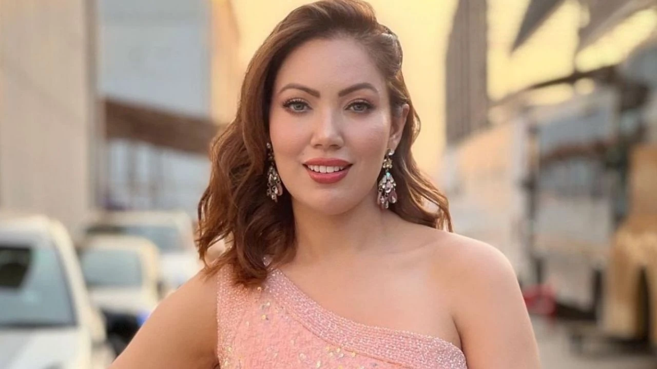 Munmun Dutta TMKOC empty set (1)