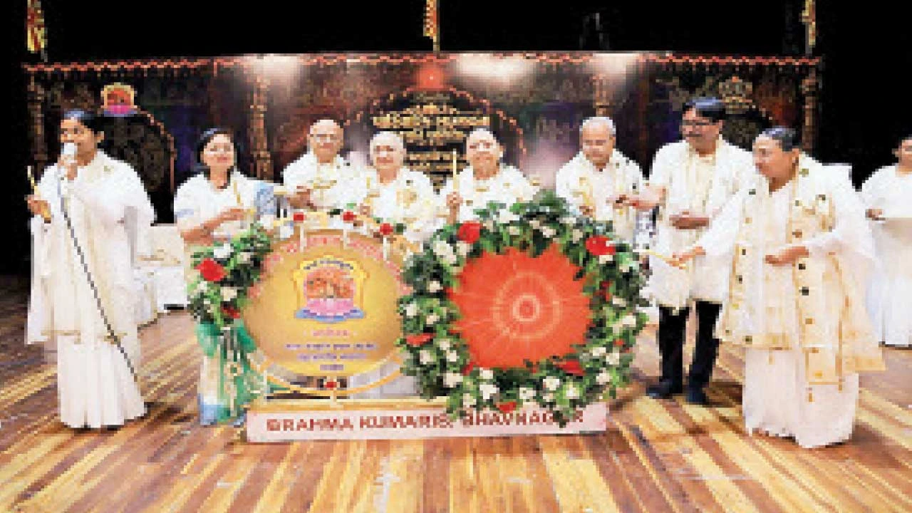Bhavnagar : પરમાત્મા સર્વોચ્ચ કલાકાર : કલાથી જ માનવી દેવ બને, ધરતી સ્વર્ગ બની શકે