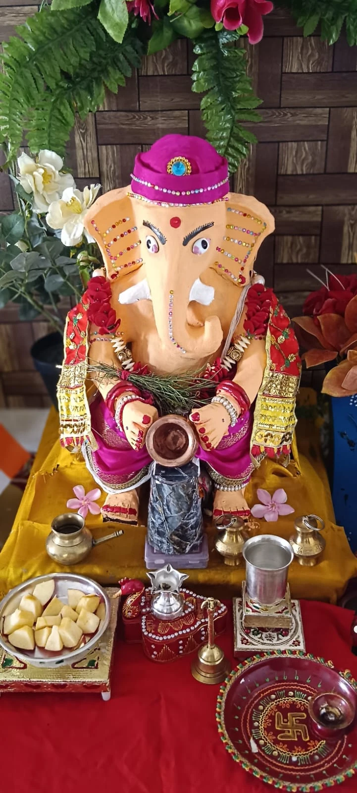 ઘરે માટી માંથી બનાવેલ ઈકો ફ્રેન્ડલી શ્રીજી વિપુલ..ચૌહાણ સેવાસી..દેવાશય રિગાલીયા..