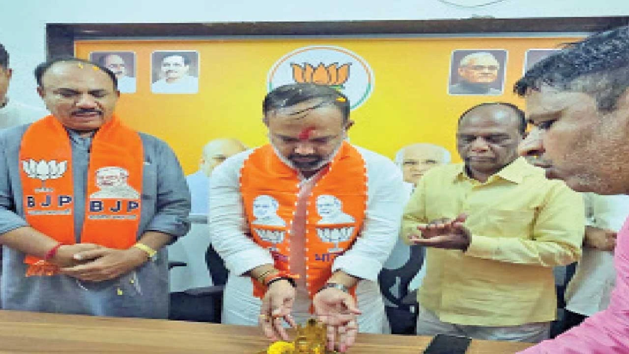 Bharuch : ભરૂચ જિલ્લા ભાજપ પ્રમુખ તરીકે પરેશ લાડે પદભાર ગ્રહણ કર્યો