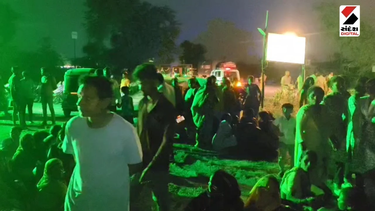 Chhota Udepur News: Chakkajam by Villagers in Sankheda After Container Hits Motorbike, One Dead