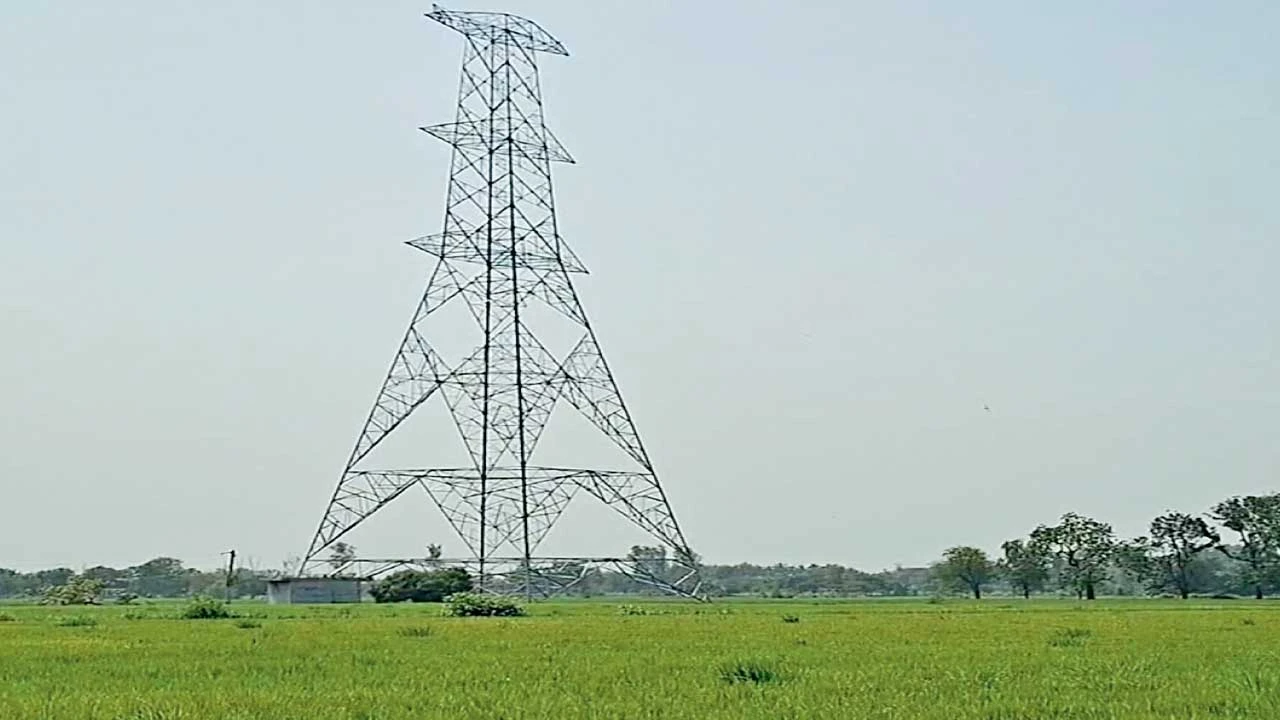 Vallabh vidyangar : મંજુરી વિના હેવી વીજ ટાવર ઊભો કરી દેવાયો
