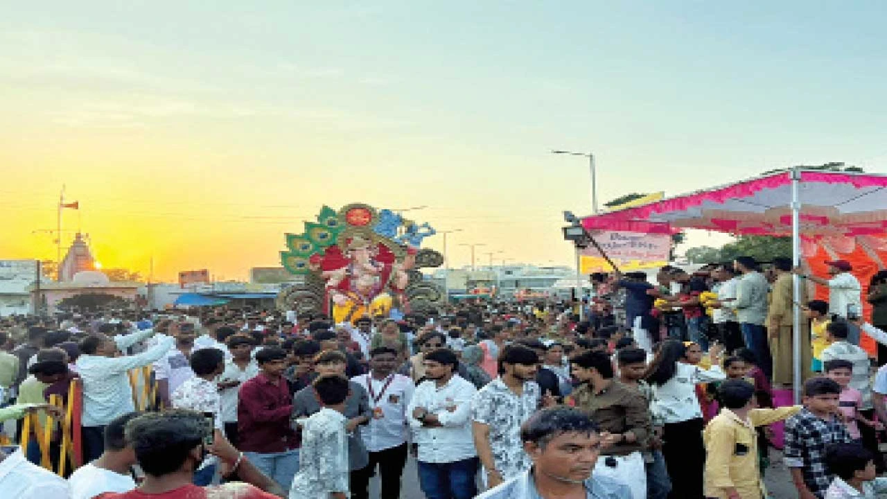 સાવલીમાં મહીસાગર અને ડેરાતળાવ ખાતે ભક્તિમય માહોલમાં શ્રીજીનું વિસર્જન સંપન્ન