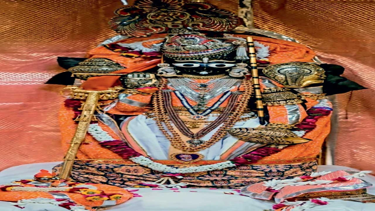 ડાકોર મંદિરમાં ભાદરવી પૂનમના મેળામાં ભક્તોનો અવિરત પ્રવાહ