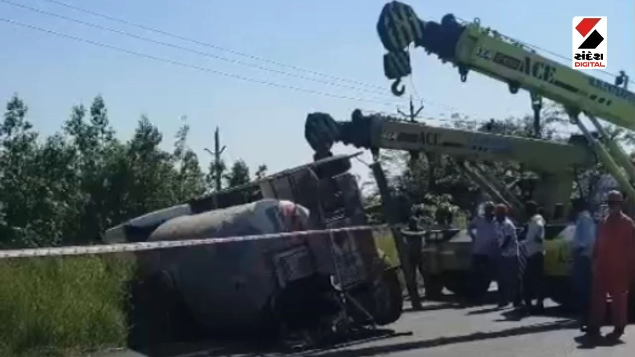 Bharuch News: Ethylene Oxide Tanker Overturns Near Peesad, Vagra