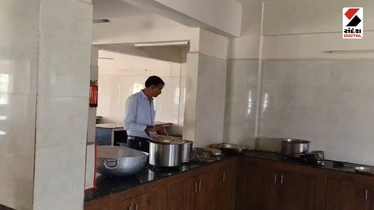 Surendranagar News: Food & Drugs Department Raids 13 Places, Destroys 60 KG Unfit Food