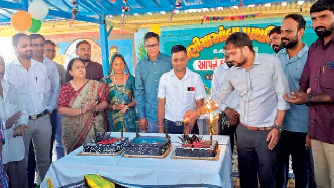 દામણિયાઆંબા પ્રાથમિક શાળાના 49મા સ્થાપના દિનની ભવ્ય ઉજવણી, વિવિધ પ્રવૃત્તિઓનું આયોજન