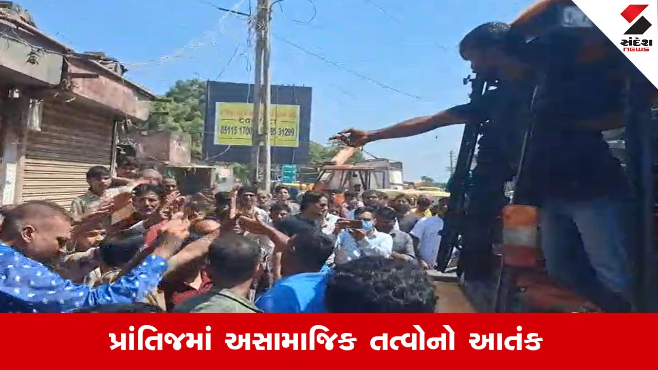 Sabarkantha News : પ્રાંતિજમાં દબાણ હટાવવાની કામગીરી દરમિયાન પાલિકાના ચીફ ઓફિસરને ચપ્પુ બતાવી ધમકી આપી