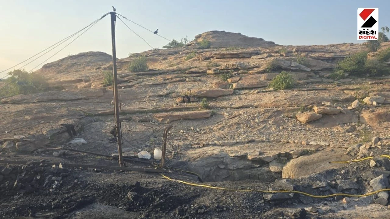Surendranagar News: Joint Raid in Surendranagar Uncovers Illegal Carbocell Mining Worth Rs 1.10 Crore
