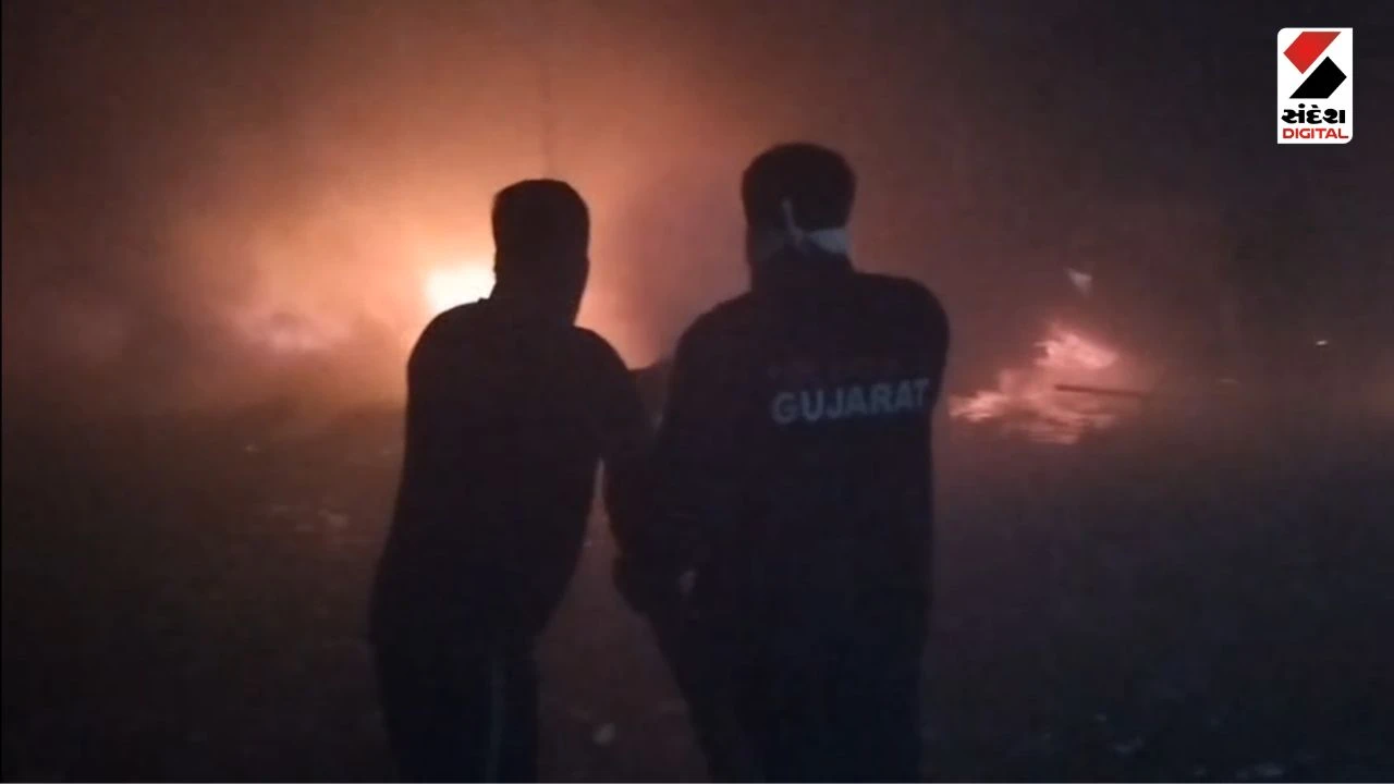 Amreli News: Massive Fire Breaks Out at Scrap Yard on Amreli Savarkundla Bypass
